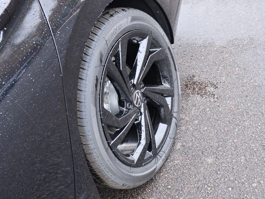 New 2026 Black Volkswagen 1.5T SE image 38