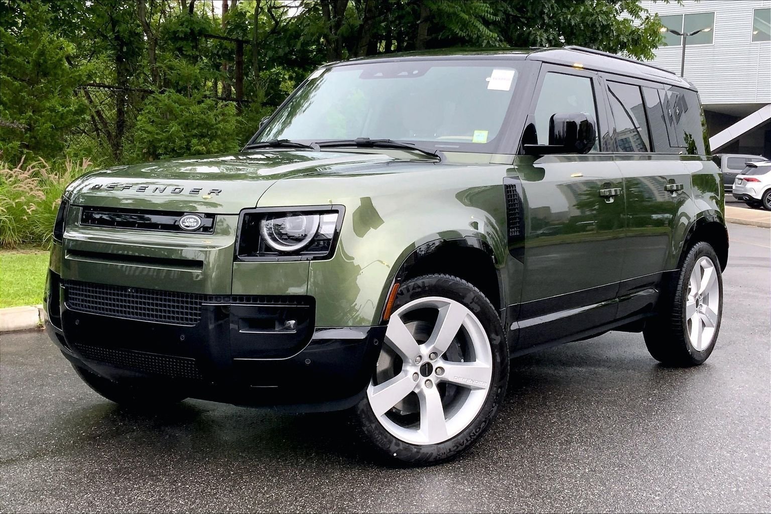 New 2026 Woolstone Green Land Rover X-Dynamic SE image 1