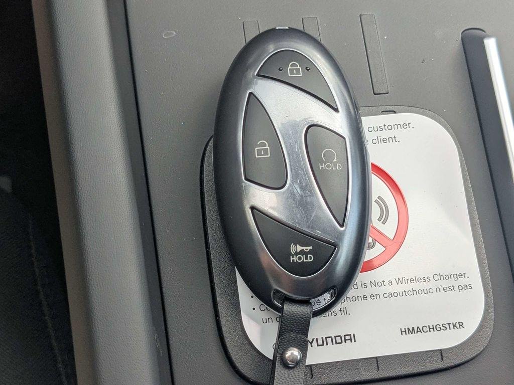 New 2027 Gray Hyundai SE FWD image 32