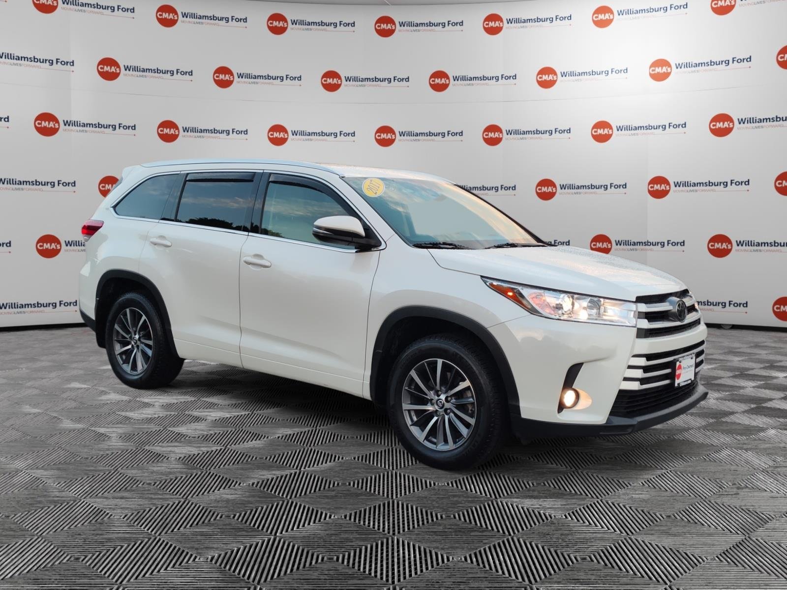 Used 2017 Blizzard Pearl Toyota XLE image 7