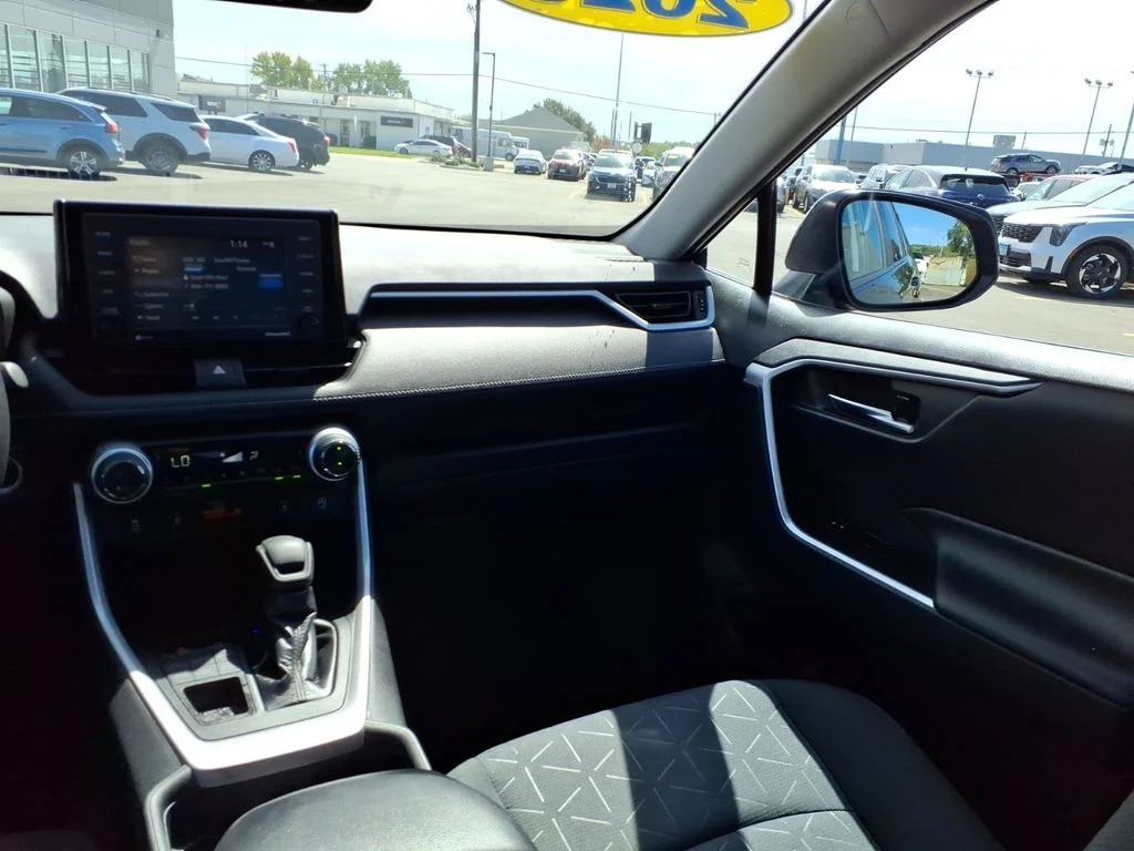 Used 2020 Black Toyota XLE image 15