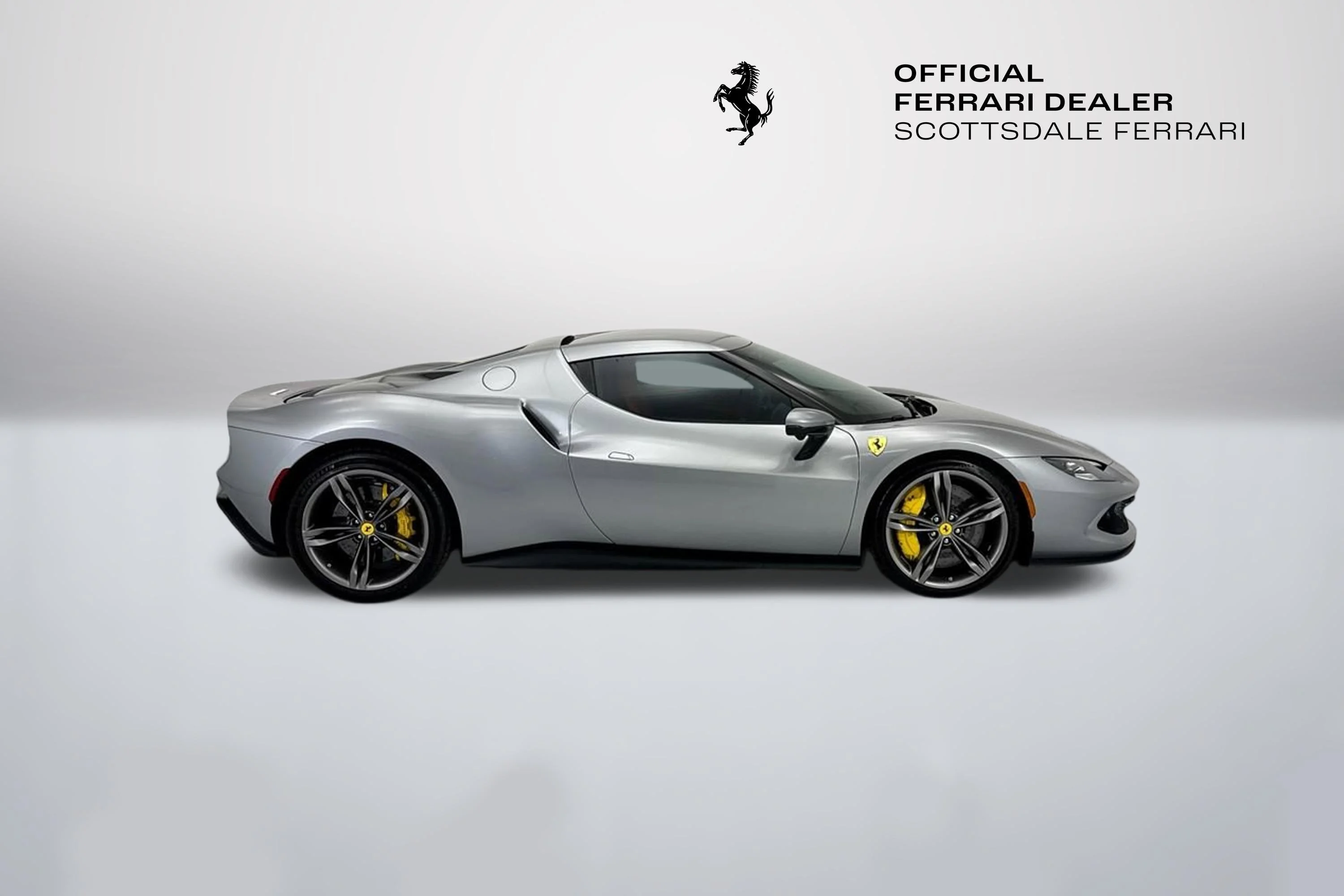Used 2024 Grigio Titanio Metall Ferrari  image 4