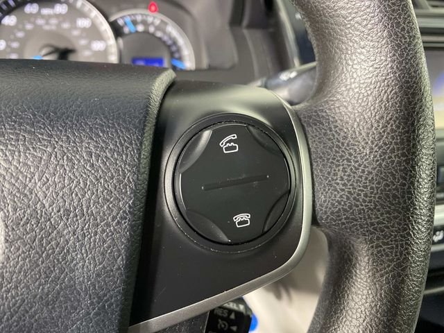 Used 2012 White Toyota LE image 16
