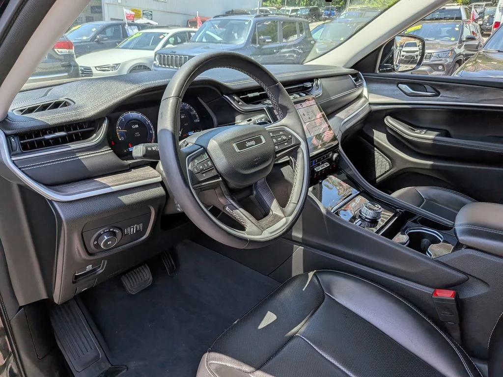 Used 2023 Black Jeep Limited image 14