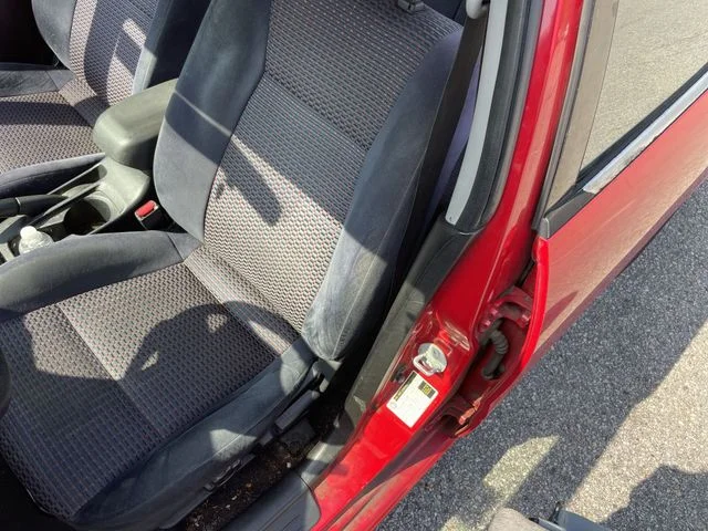 Used 2004 Red Mitsubishi Ralliart image 11