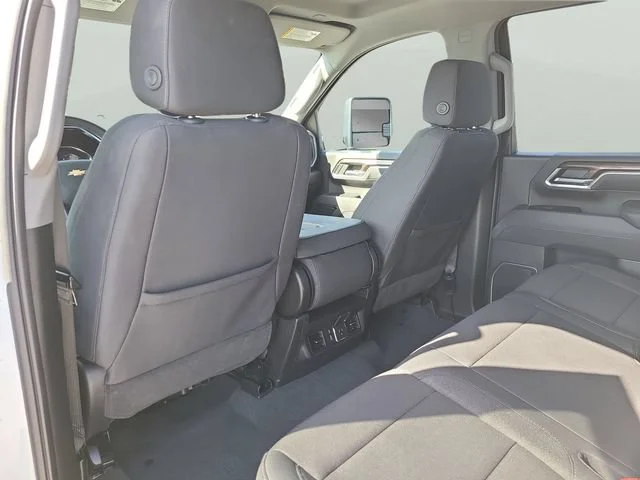 Used 2025 Summit White Chevrolet LT image 18