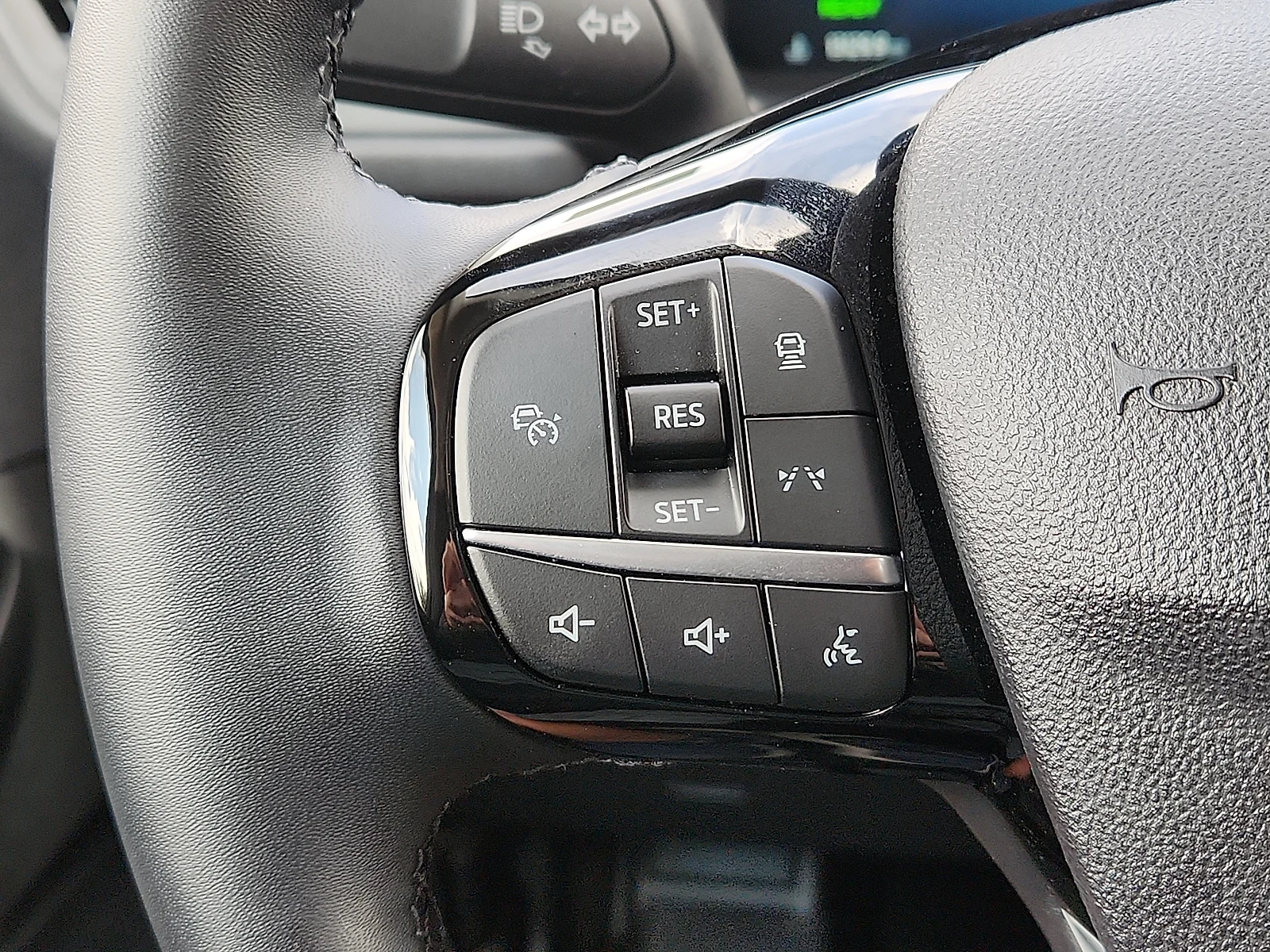 2025 Ford Escape Hybrid Platinum - Photo 16