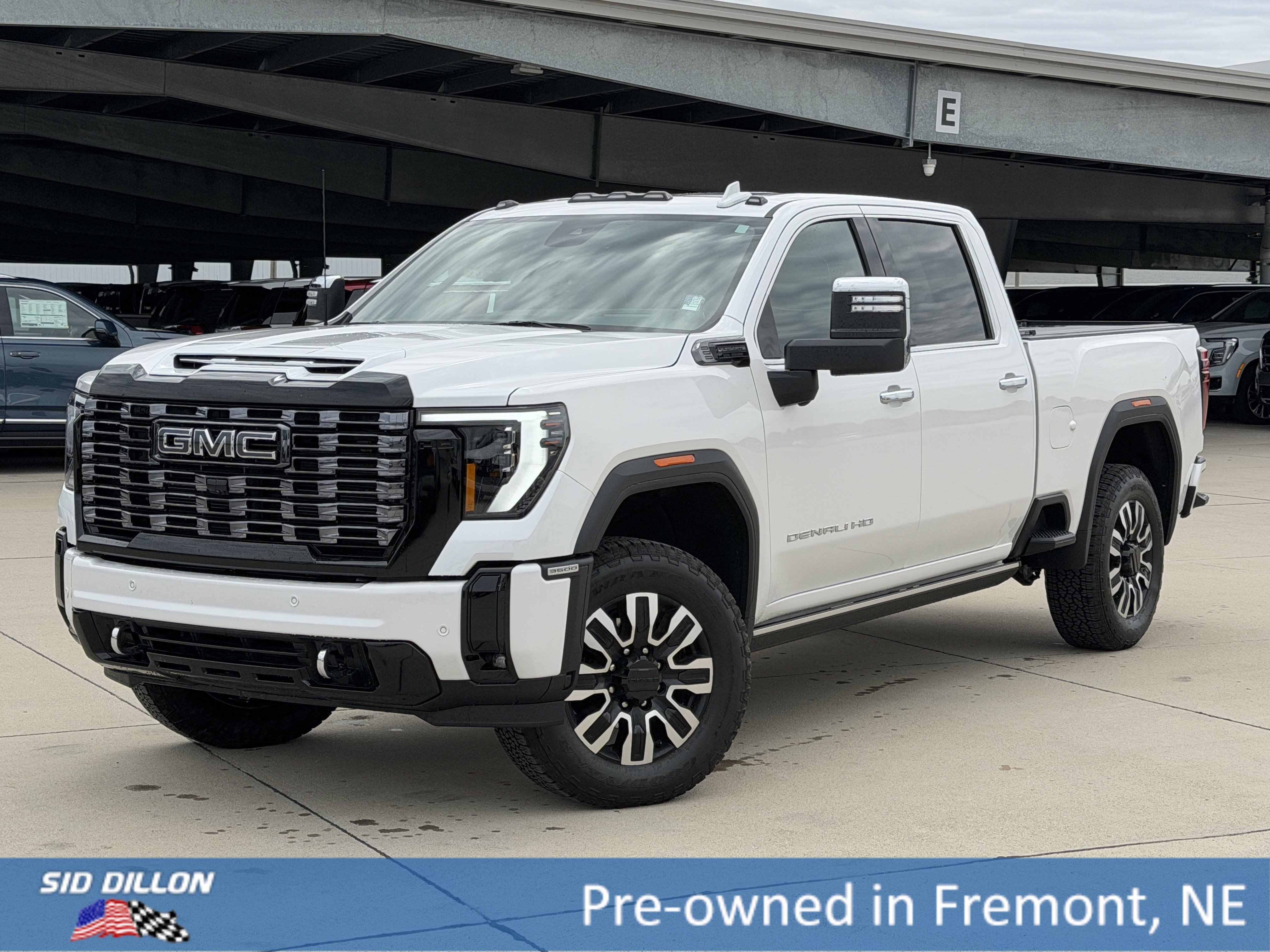 2025 GMC Sierra 4WD Crew Cab Long Box Denali Ultimate's photo