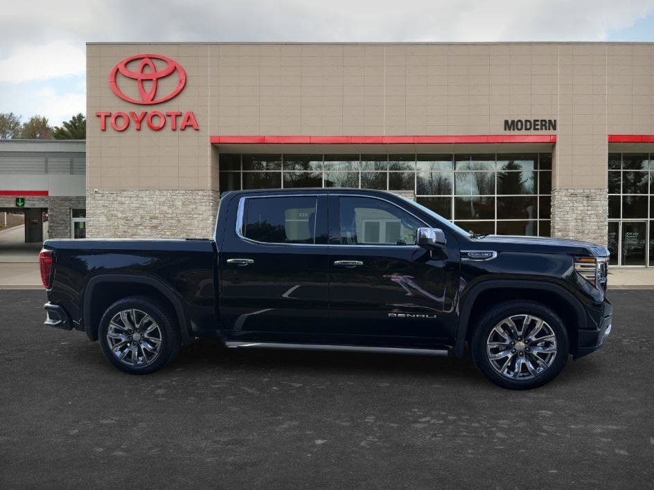 Used 2023 Onyx Black GMC Denali image 4