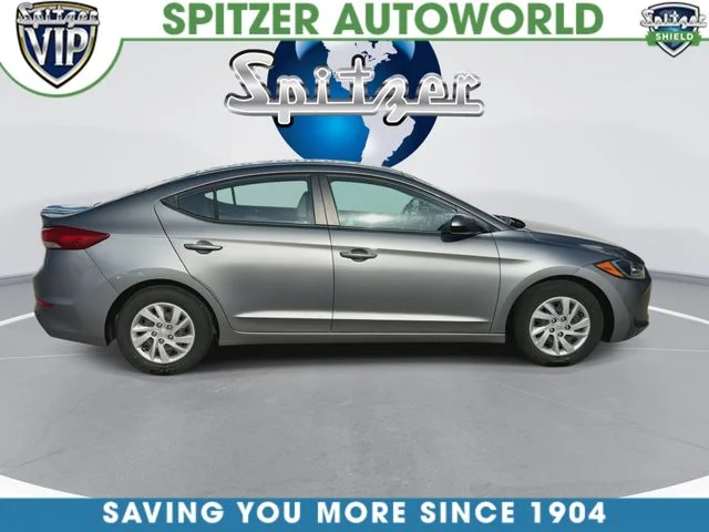 Used 2018 Gray Hyundai SE image 10