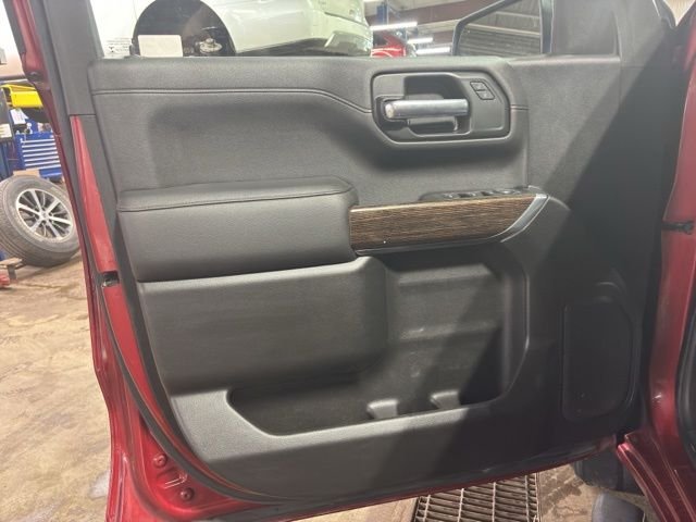 Used 2019 Red GMC SLE image 22