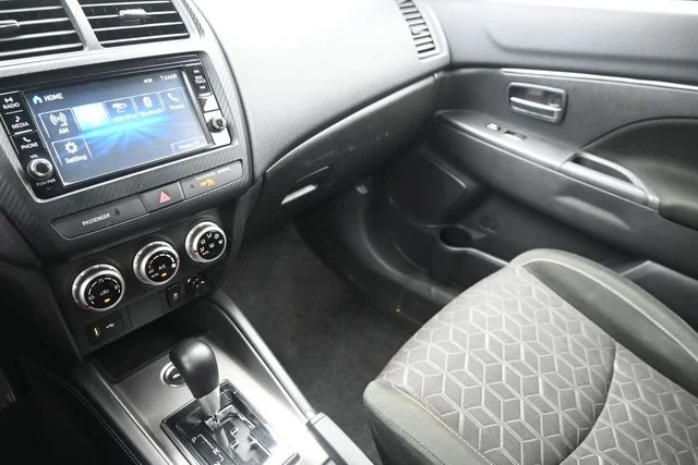Used 2024 Silver Mitsubishi 2.0 ES image 26