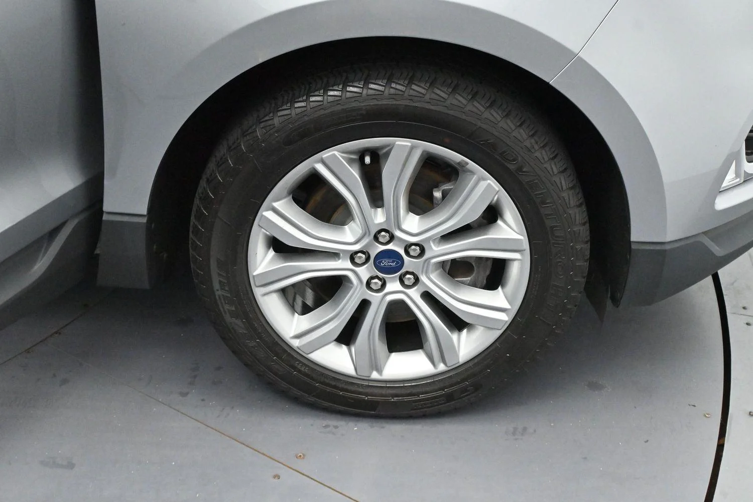 Used 2022 Iconic Silver Ford Titanium image 37