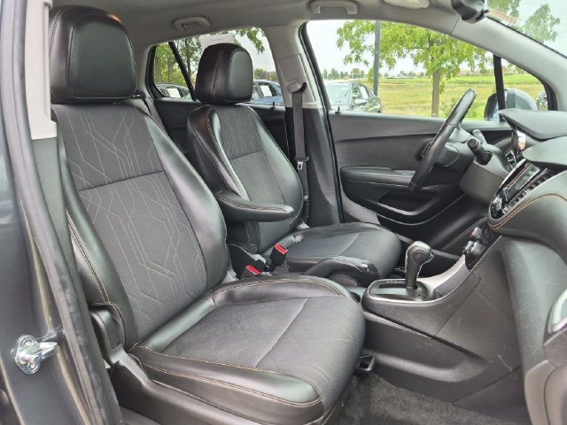 Used 2018 Gray Chevrolet LT image 27