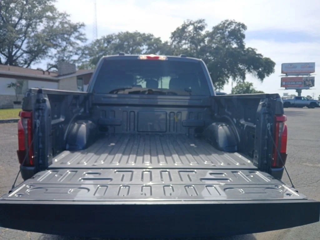 Used 2025 Carbonized Gray Metallic Ford XLT image 19