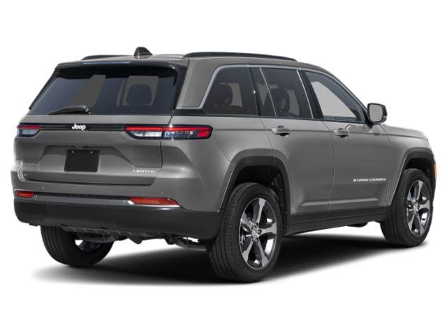New 2027 Sting-Gray Clear Coat Jeep Laredo Altitude image 2
