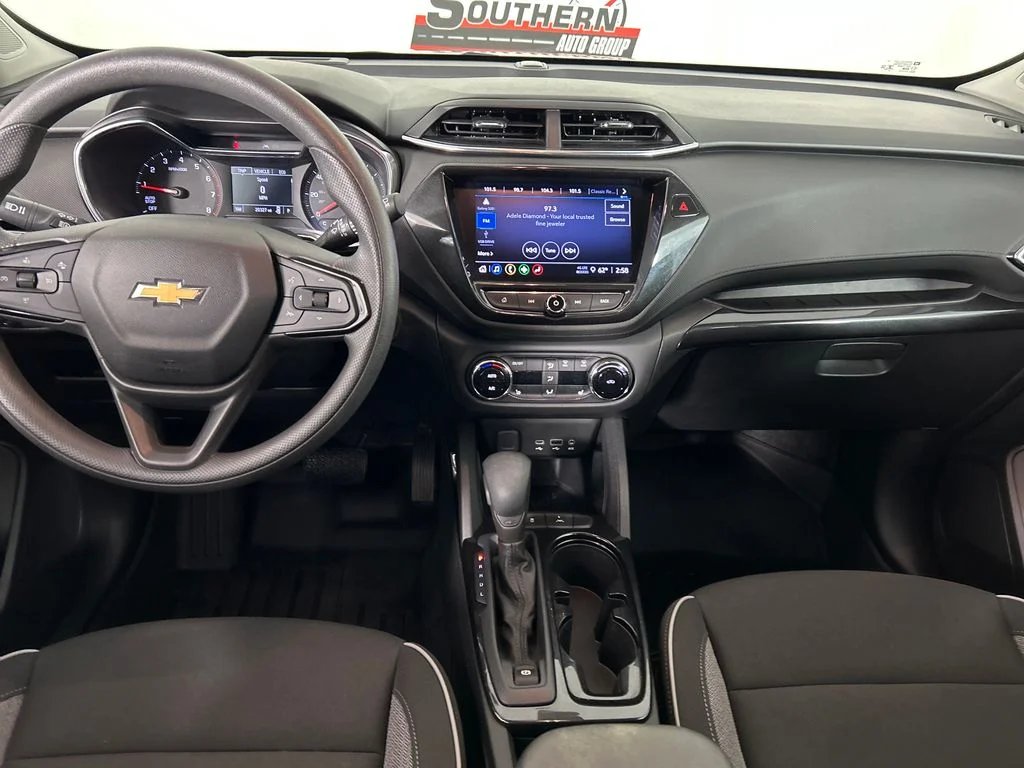 Used 2023 Gray Chevrolet LT image 18