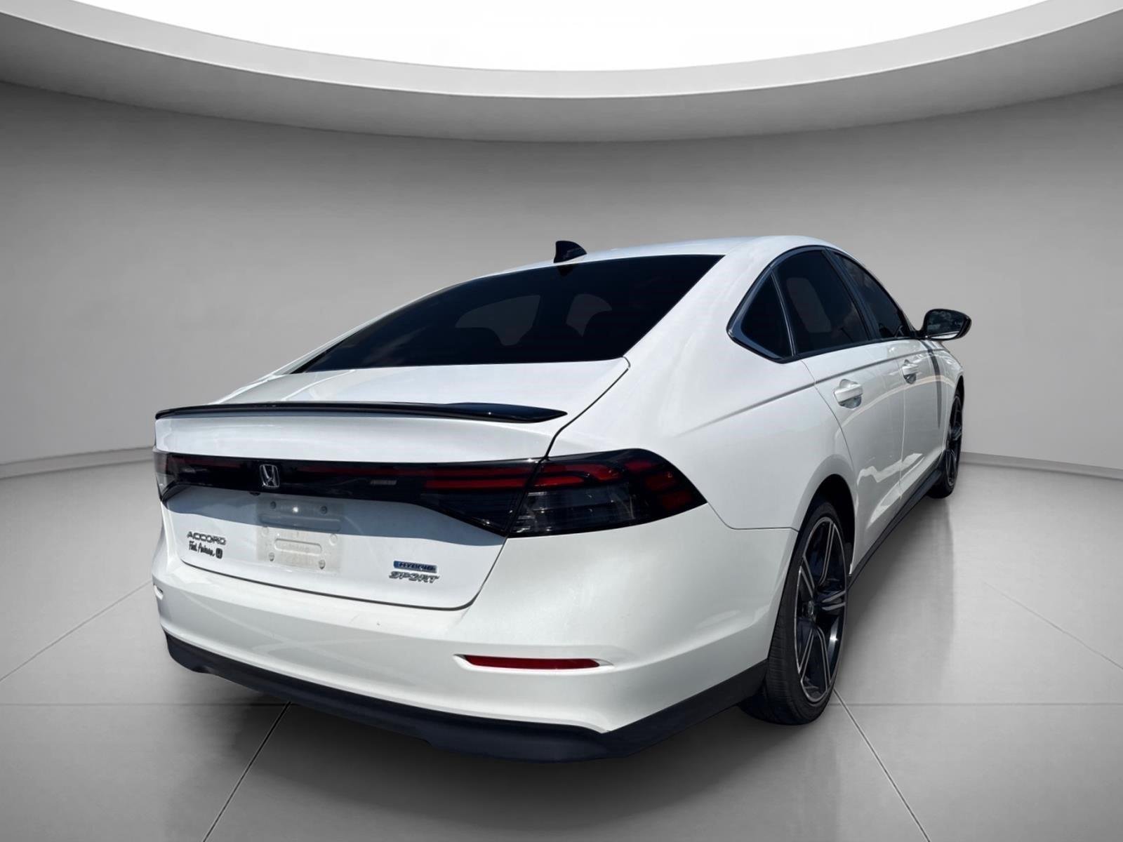 Used 2025 Platinum White Pearl Honda Sport image 13
