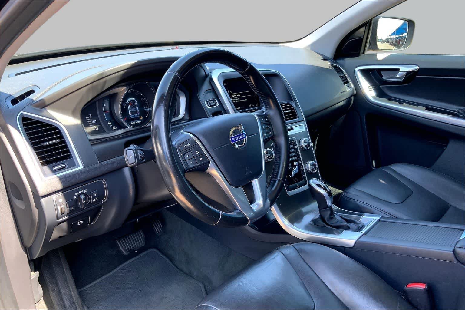 Used 2016 Black Stone Volvo T5 Drive-E Premier image 16