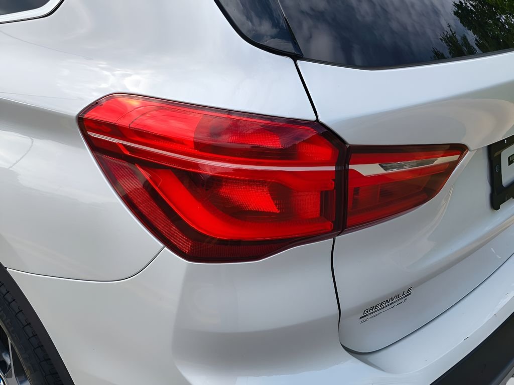 Used 2017 Mineral White Metallic BMW xDrive28i image 30