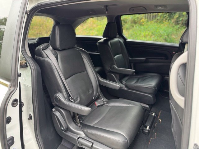 Used 2022 Platinum White Pearl Honda EX-L image 16