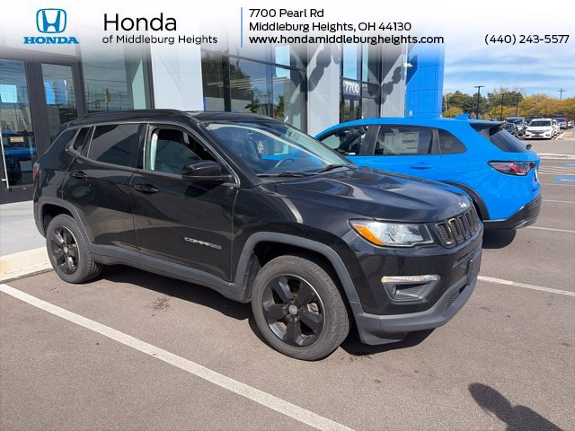 Used 2018 Diamond Black Crystal Pearlcoat Jeep Latitude image 1