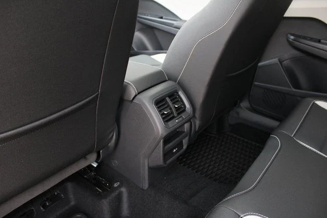 2025 Volkswagen Taos SEL - Photo 21