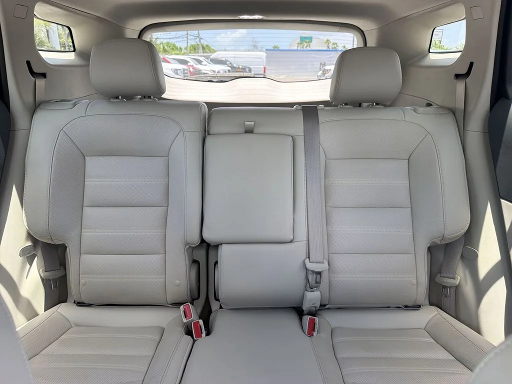 Used 2023 Silver GMC Denali image 13