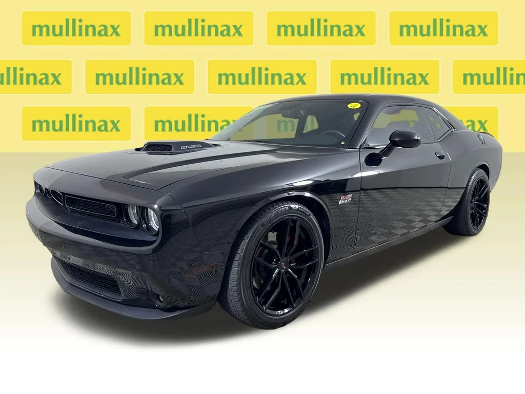 Used 2016 Black Dodge R/T Shaker image 13