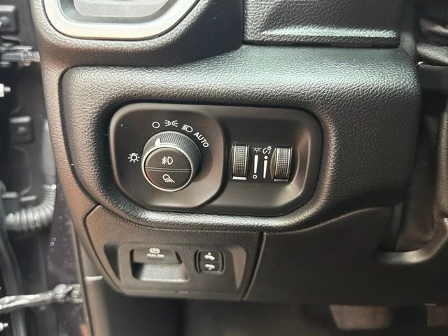 Used 2020 Maximum Steel Metallic Clearcoat Ram Laramie image 24