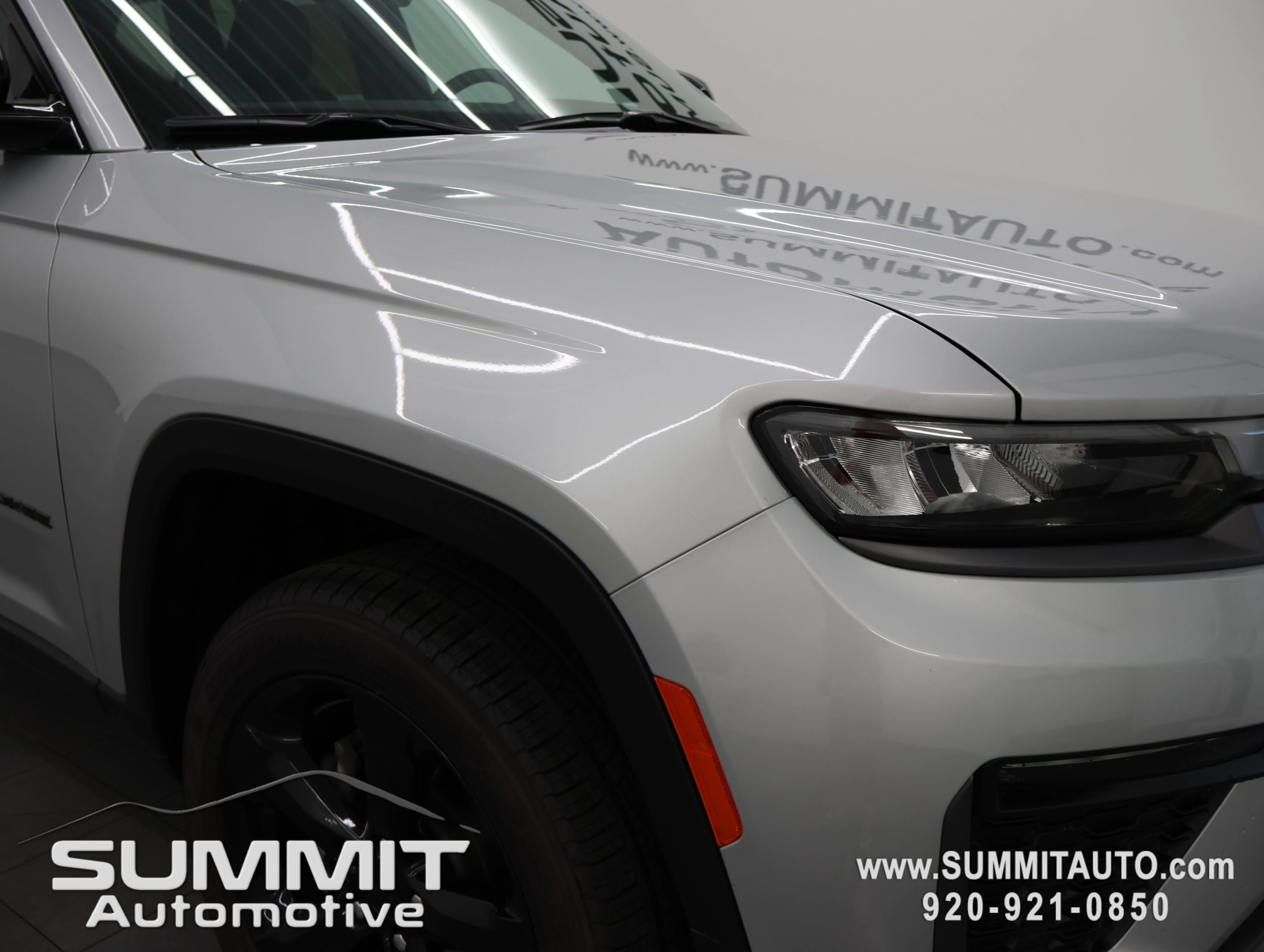 New 2026 Silver Zynith Exterior Paint Jeep Limited image 25