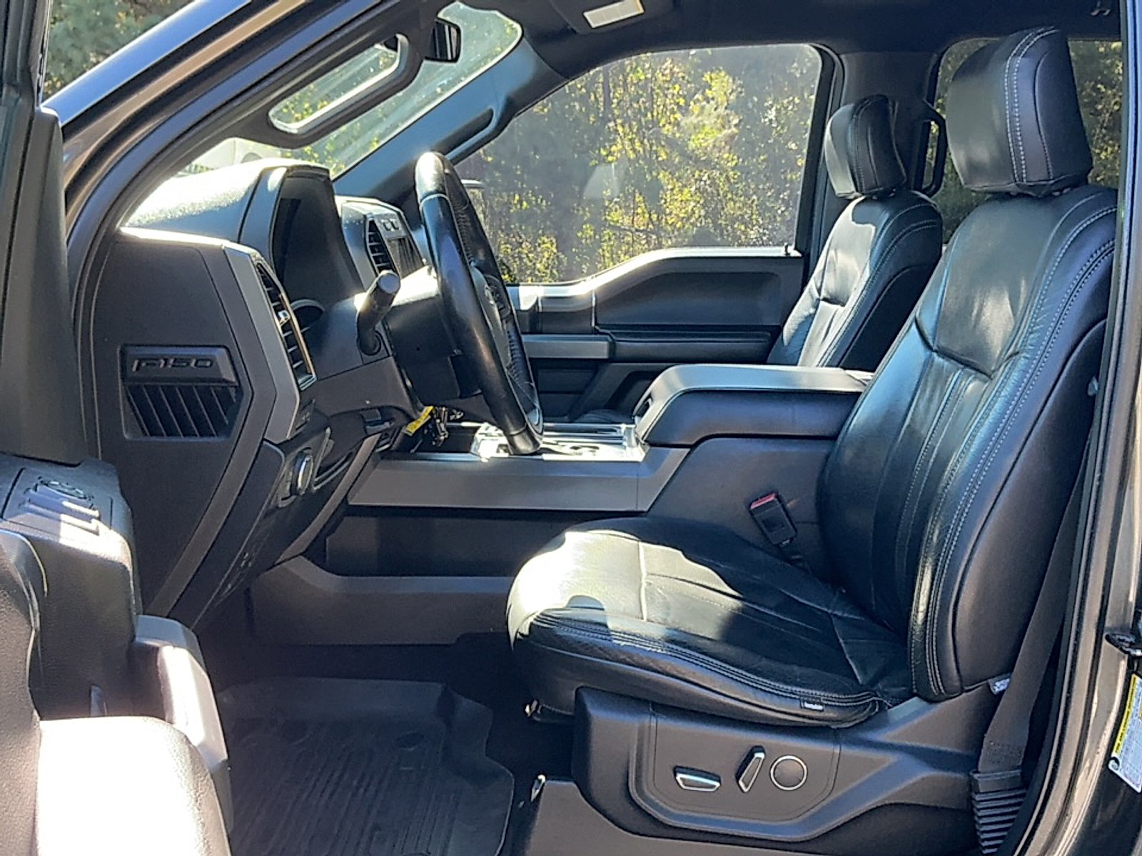 Used 2018 Magnetic Metallic Ford XLT image 21