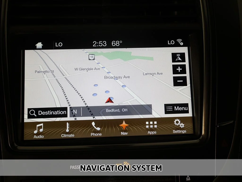 Used 2017 Black Lincoln Select image 3
