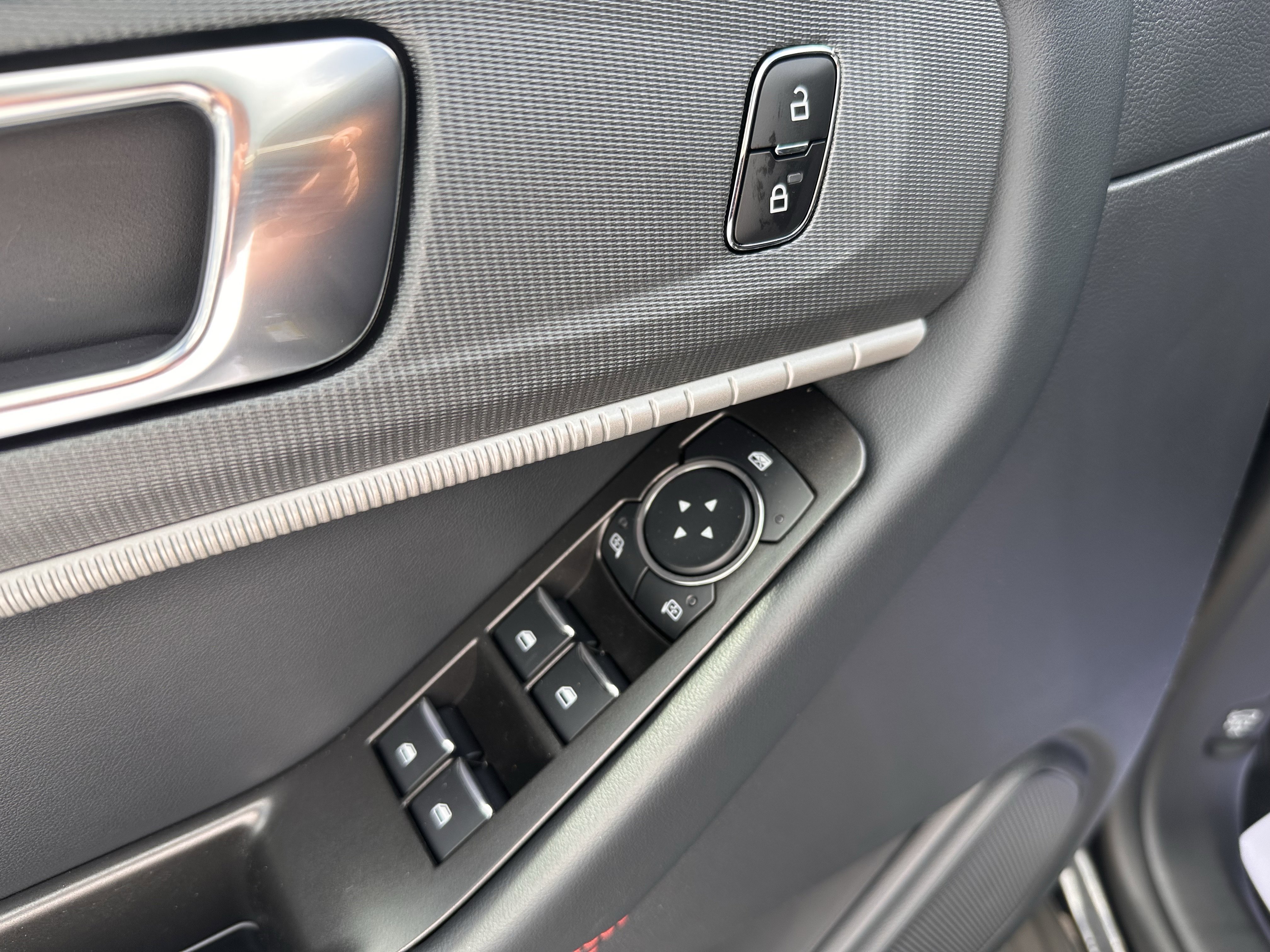 New 2026 Agate Black Metallic Ford ST-Line image 18