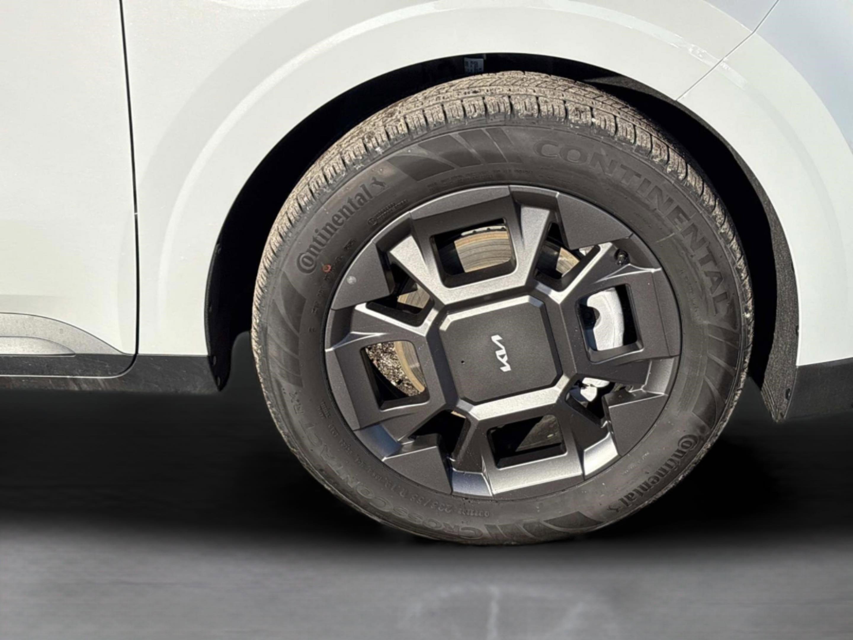 New 2026 Ceramic Silver Kia EX image 9