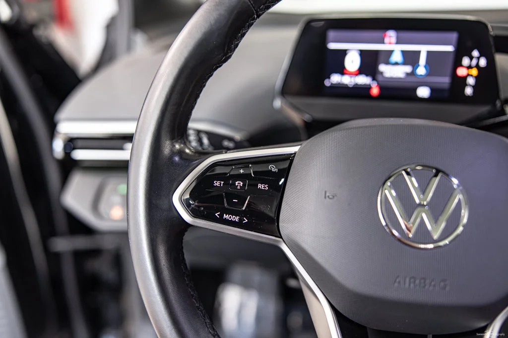 Used 2021 Black Volkswagen Pro S image 25