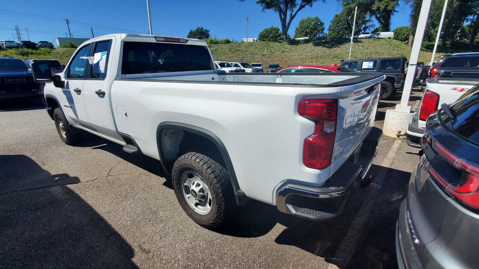Used 2021 SUMMIT WHITE Chevrolet Work Truck image 8