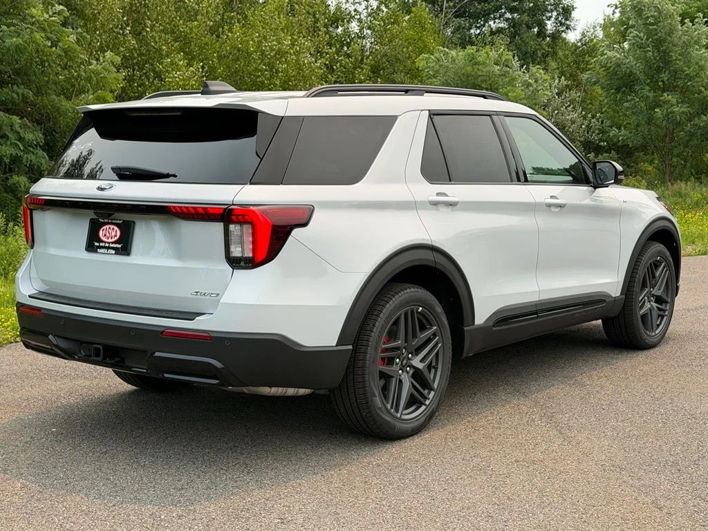 New 2026 White Ford ST-Line image 32