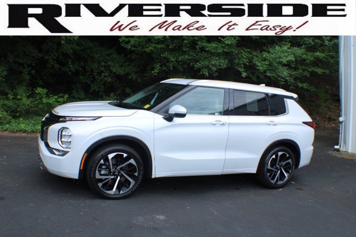 Used 2024 White Mitsubishi SEL image 4