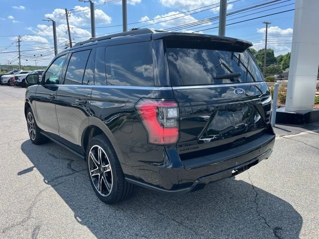 Used 2021 Black Metallic Ford Limited image 5