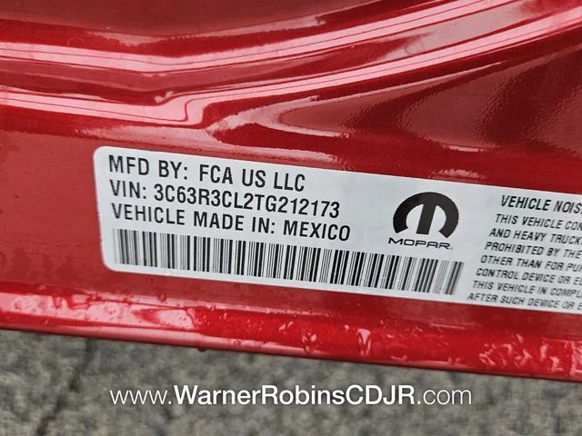 New 2026 Molten Red Pearl-Coat Exterior Paint RAM Tradesman image 20