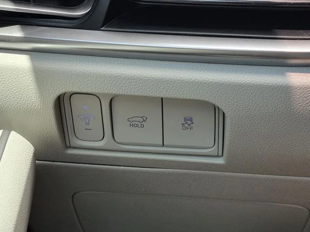 Used 2026 Glacial White Pearl Kia EX image 34