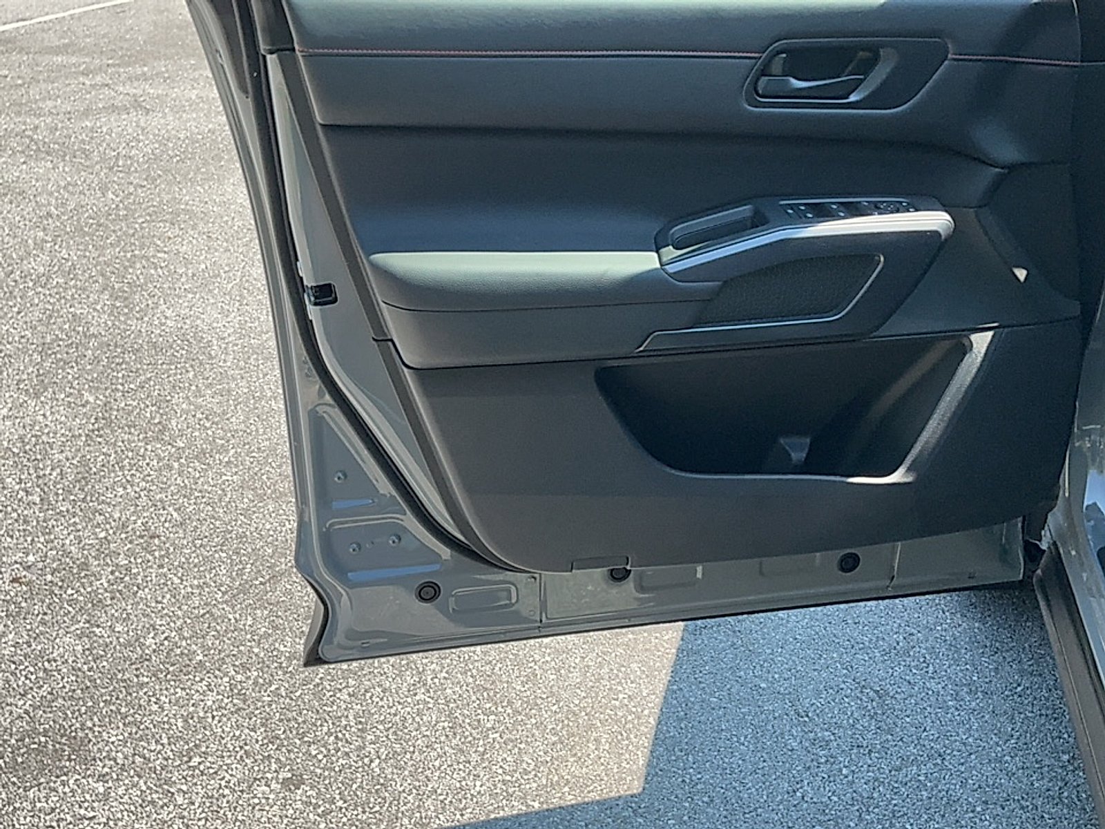 New 2026 Boulder Gray Pearl/Super Black Nissan Rock Creek image 6