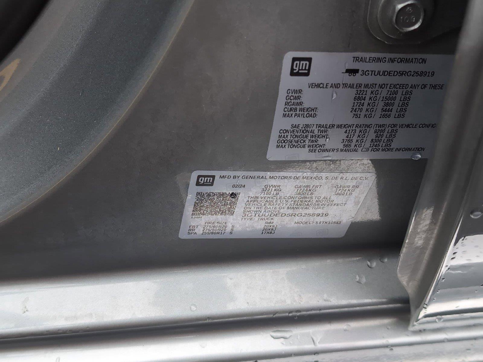 Used 2024 Sterling Metallic GMC SLT image 36