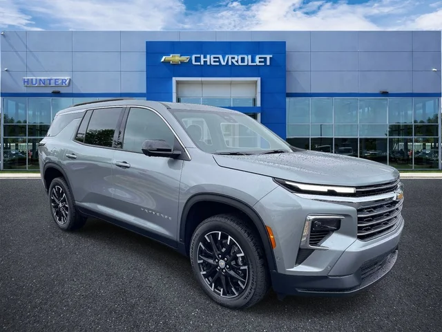 2026 Chevrolet Traverse FWD LT