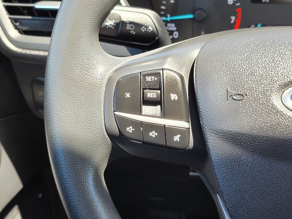 Used 2022 White Ford SEL image 25