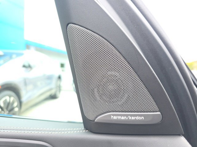 Used 2025 Gray BMW xDrive40i image 18