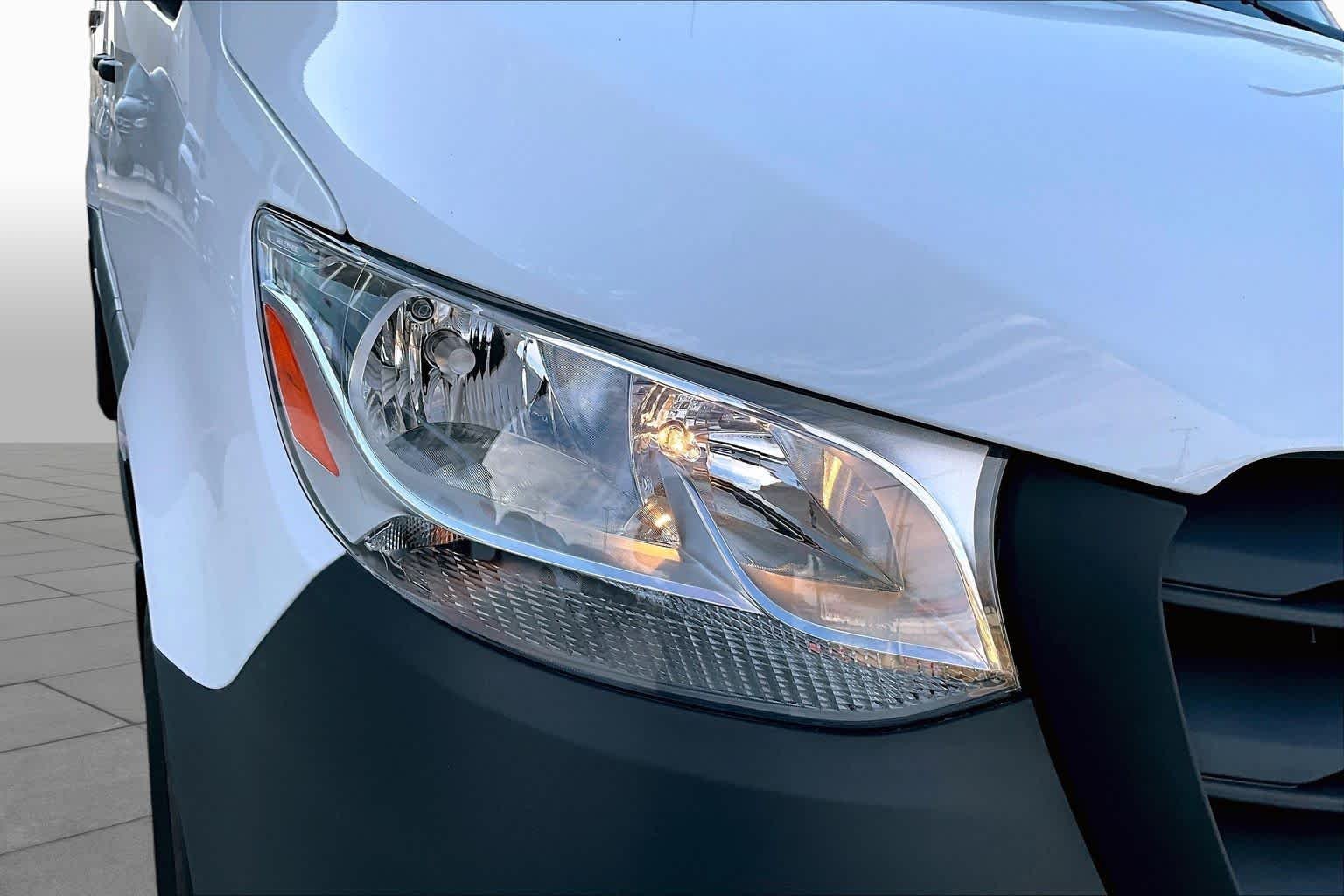 New 2026 Arctic+White Mercedes-Benz  image 13