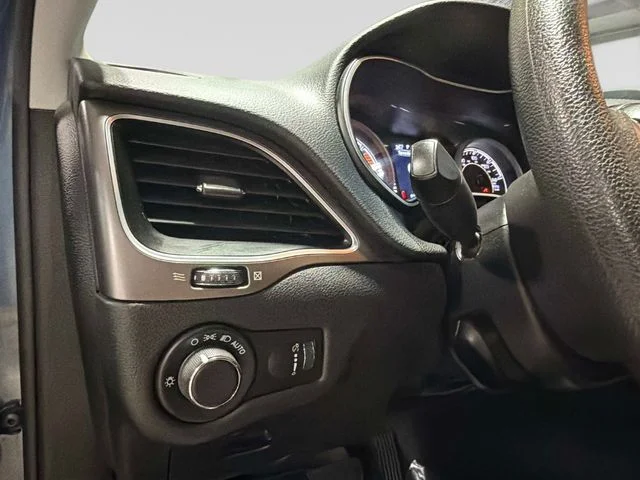 Used 2021 Blue Jeep Latitude image 29