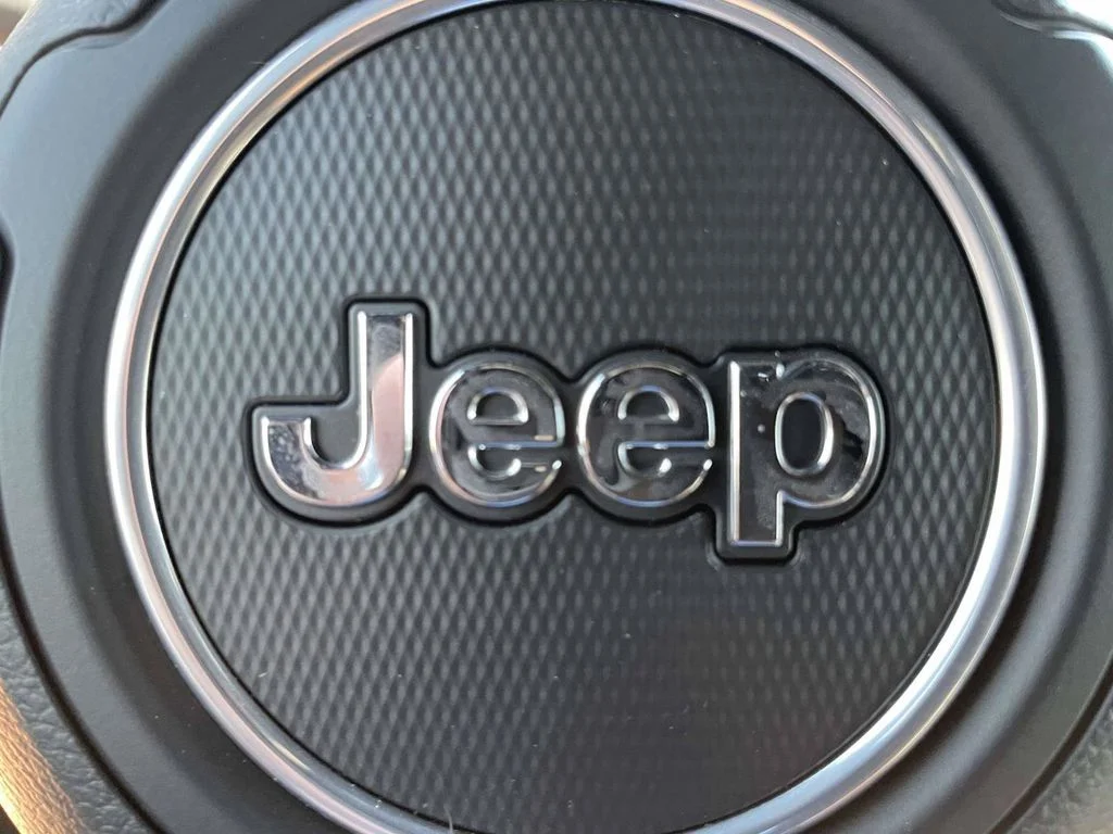 Used 2025 Gray Jeep Rubicon image 29